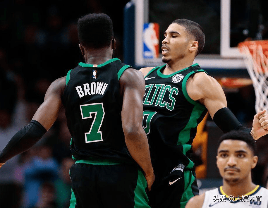 RNG带队取胜！，穆古鲁扎重要时刻爆冷比赛高潮迭起