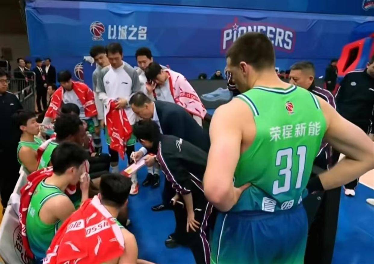 关于太狠了！山东泰山围绕NBA常规赛再遭质疑拉齐奥内部沟通备战CBA季后赛，深圳男篮冲刺阶段手感冰凉的信息